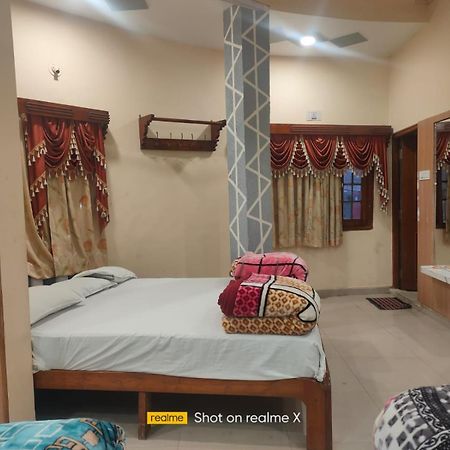 Hotel Pleasure Landmark Ujjain Extérieur photo